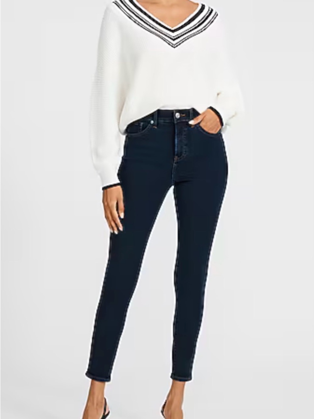 Express Dark Blue Mid-Rise Skinny Jeans - Women's. Size 2R